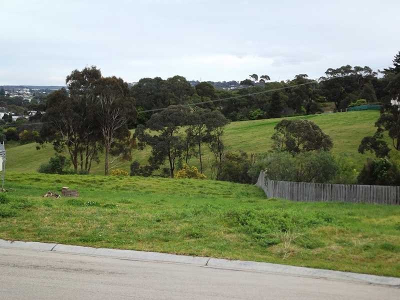 26 Sea Lakes Close, Lakes Entrance VIC 3909