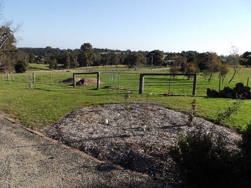 10 Newton Court, Nicholson VIC 3882