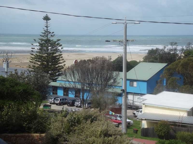 17 Cross Street, Lake Tyers Beach VIC 3909
