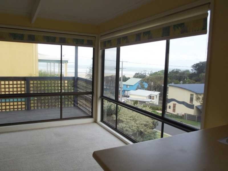 17 Cross Street, Lake Tyers Beach VIC 3909