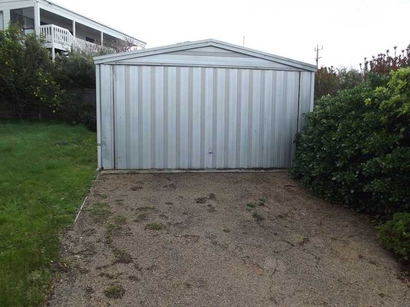 17 Cross Street, Lake Tyers Beach VIC 3909