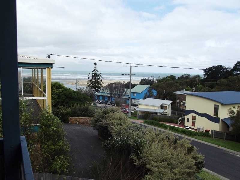 17 Cross Street, Lake Tyers Beach VIC 3909