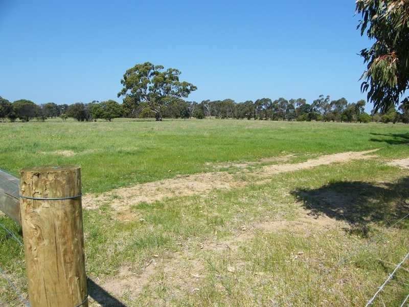 Lot 2-245 Lake Victoria Road, Eagle Point VIC 3878