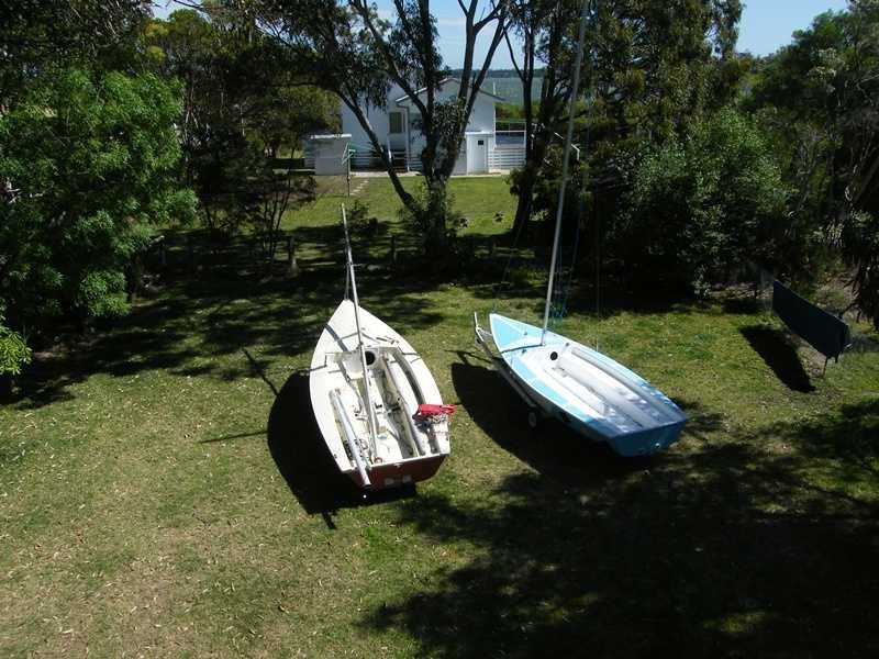 36 Fourth Parade, Raymond Island VIC 3880