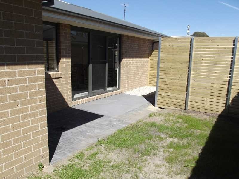 2/14 Francis Street, Bairnsdale VIC 3875