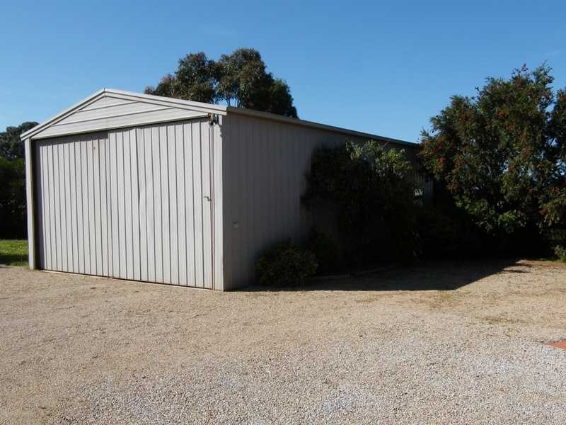 27 Boyd Court, Eagle Point VIC 3878