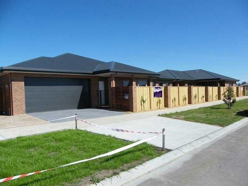 2/30 Fison Avenue, Eastwood Estate, Bairnsdale VIC 3875