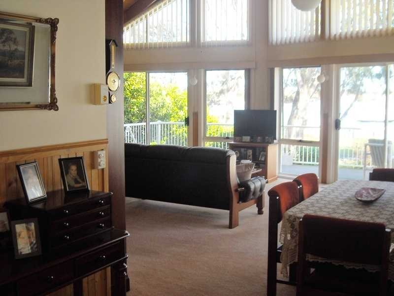 35 Western Boulevard, Raymond Island VIC 3880