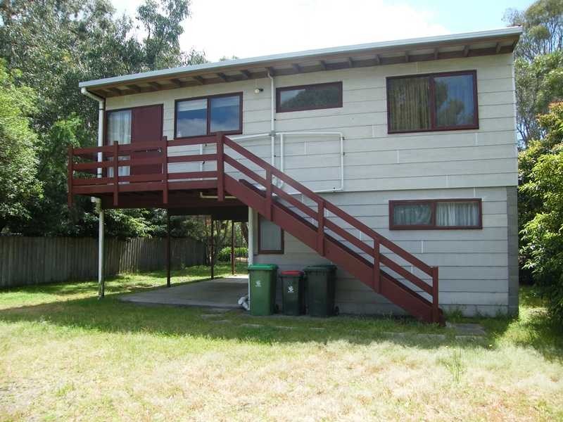 19 Fifth Parade, Raymond Island VIC 3880