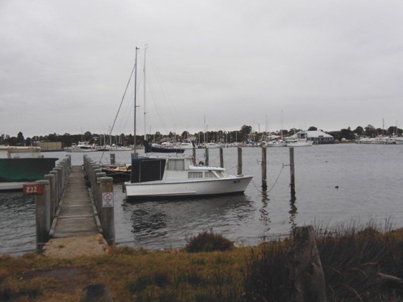 14 Gravelly Point Road, Raymond Island VIC 3880