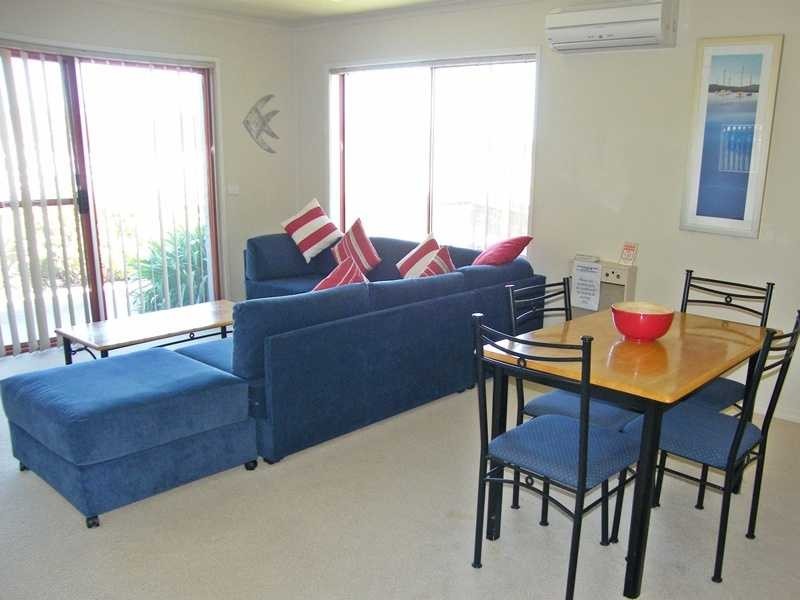 24/2-8 Victoria Street, Paynesville VIC 3880