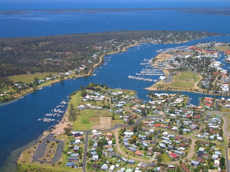 10 Centre Road, Raymond Island VIC 3880