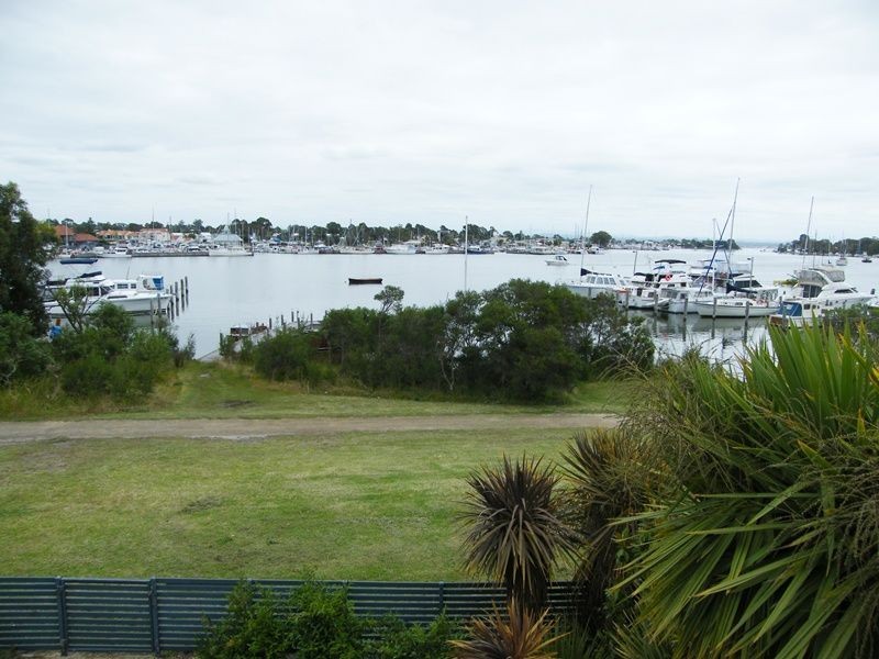 2-8 Seventh Parade, Raymond Island VIC 3880