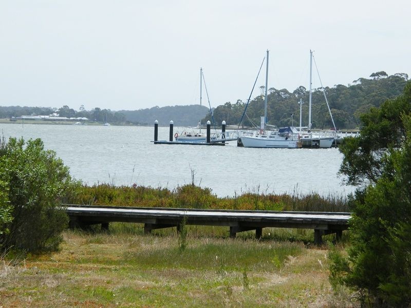 53 Fourth Avenue, Raymond Island VIC 3880