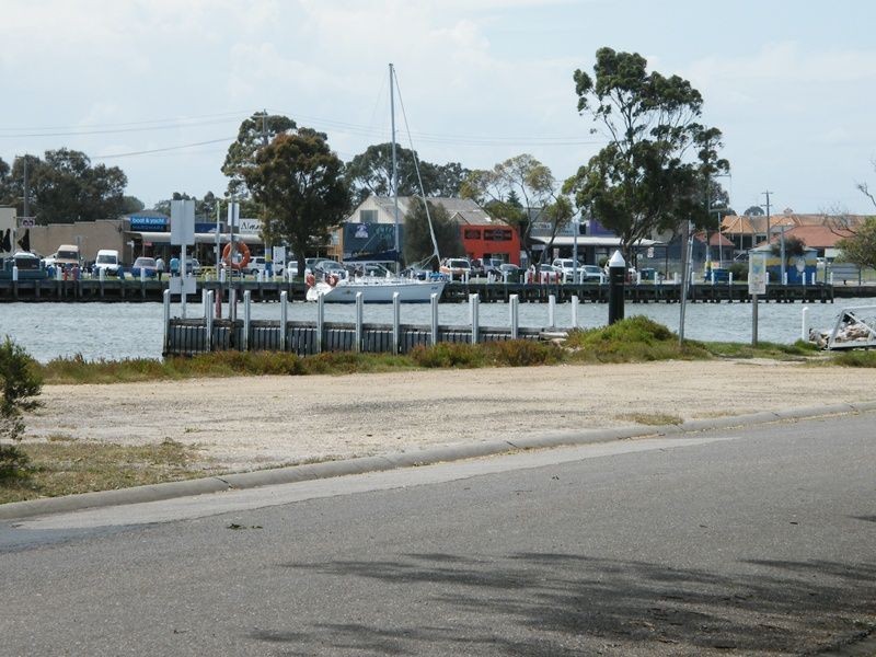 53 Fourth Avenue, Raymond Island VIC 3880