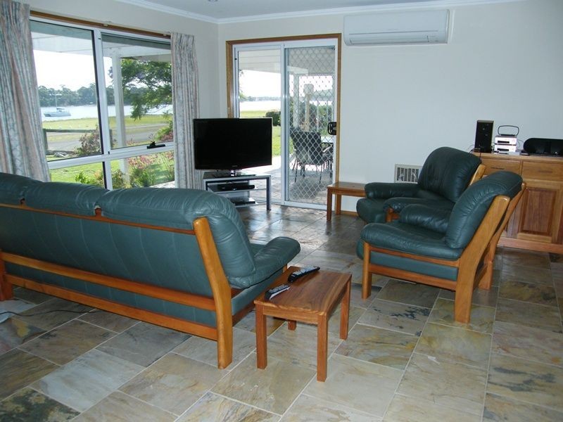18 Lake Shore Drive, Newlands Arm VIC 3875