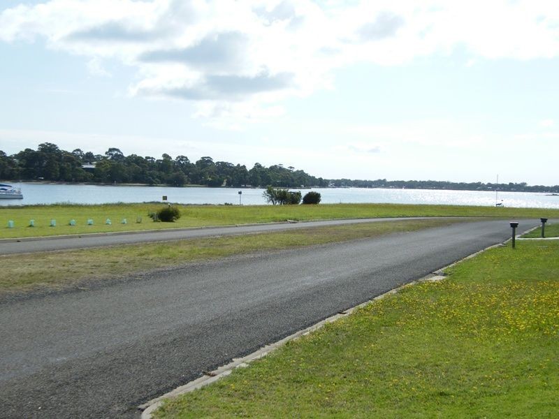 18 Lake Shore Drive, Newlands Arm VIC 3875