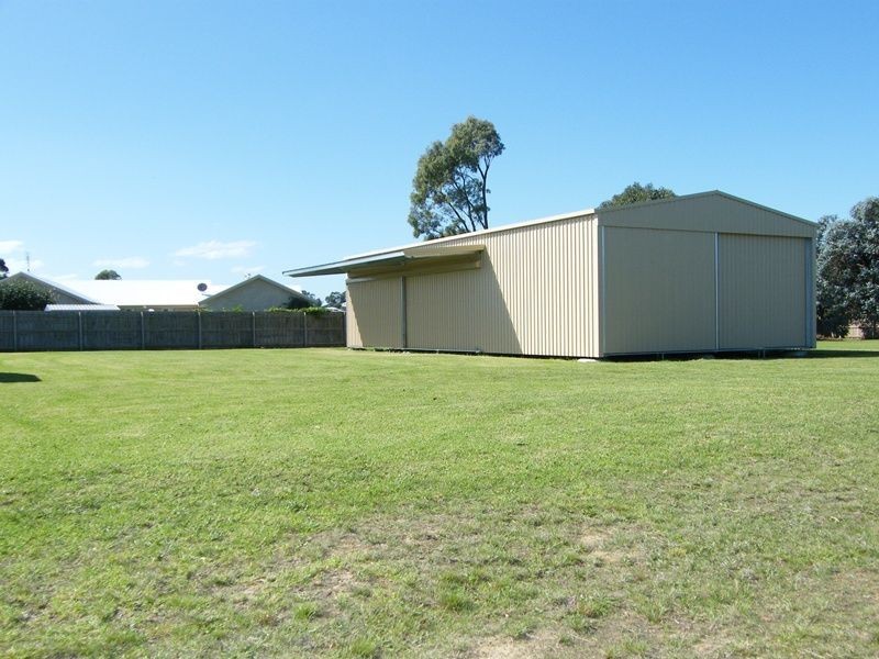18 Lake Shore Drive, Newlands Arm VIC 3875
