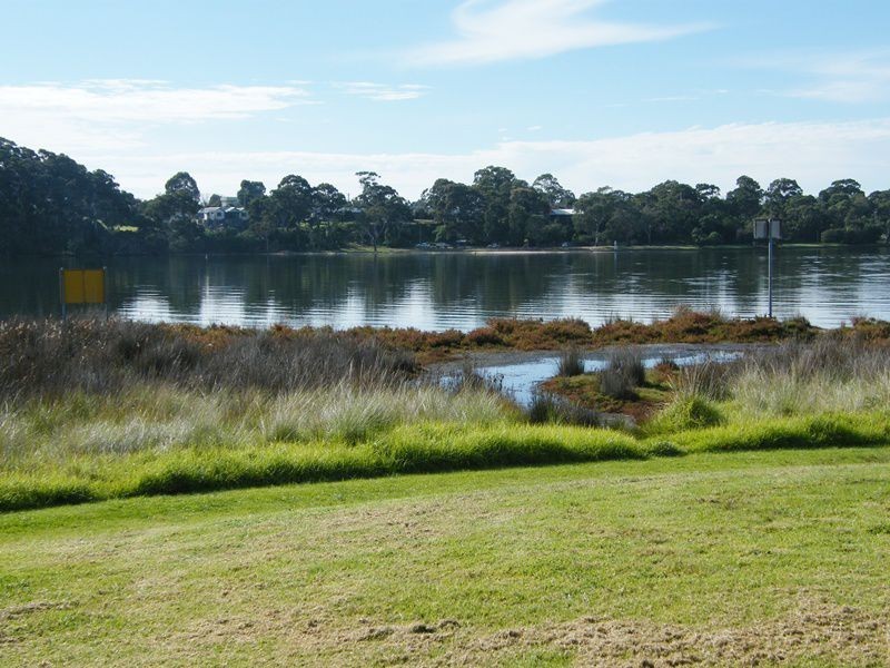 18 Lake Shore Drive, Newlands Arm VIC 3875