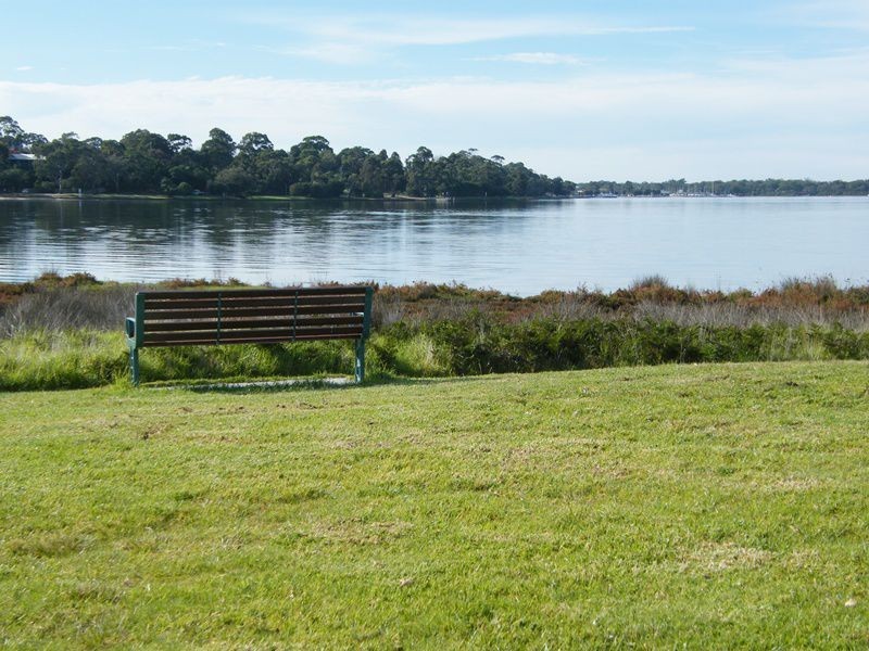 18 Lake Shore Drive, Newlands Arm VIC 3875