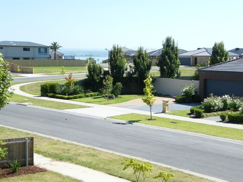 21 Sunset Boulevard, Eagle Bay Villiage, Paynesville VIC 3880