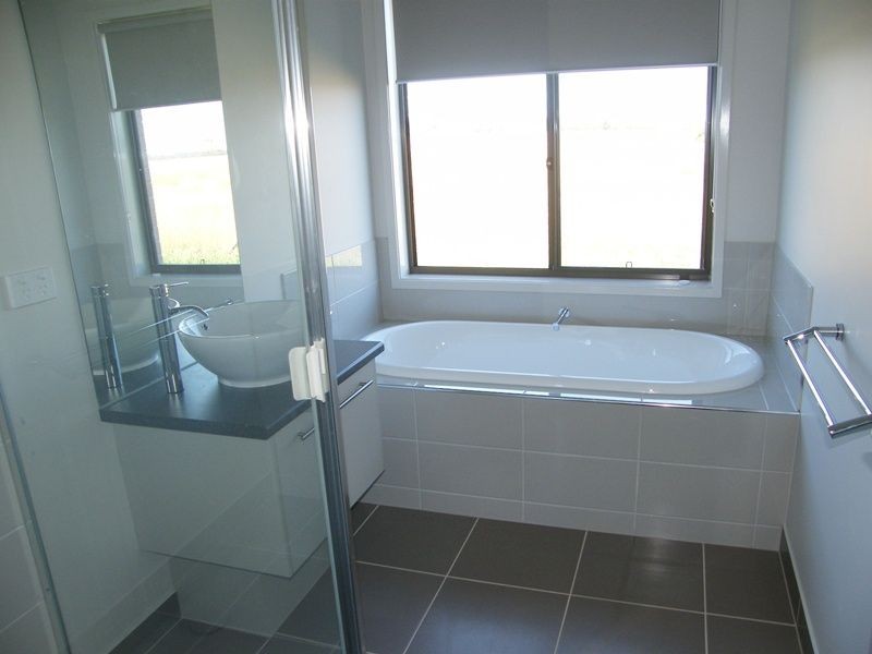 21 Sunset Boulevard, Eagle Bay Villiage, Paynesville VIC 3880