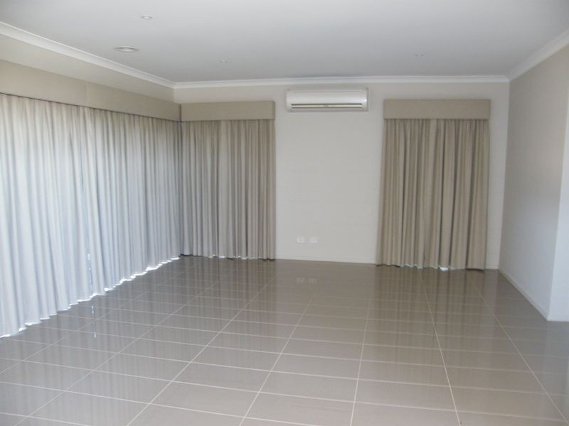 21 Sunset Boulevard, Eagle Bay Villiage, Paynesville VIC 3880