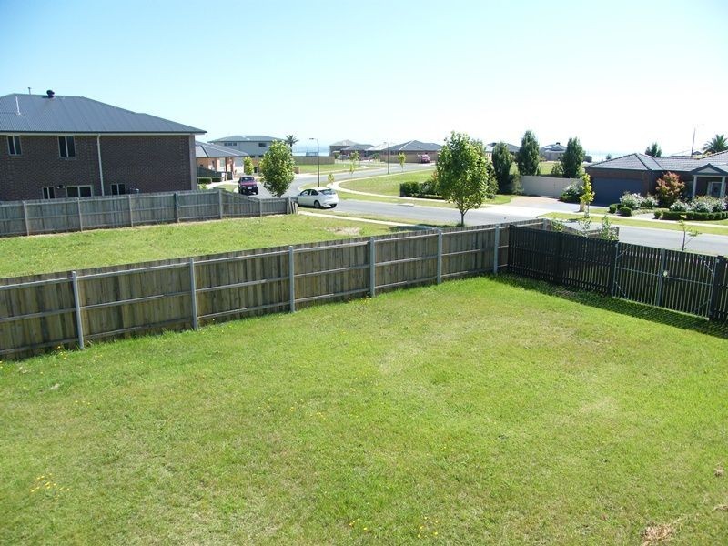 21 Sunset Boulevard, Eagle Bay Villiage, Paynesville VIC 3880