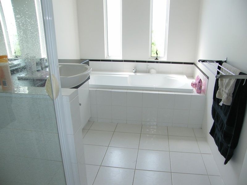 74 Newlands Drive, Paynesville VIC 3880