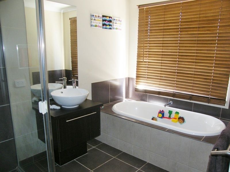 30 Eastern View Drive, Eastwood VIC 3135