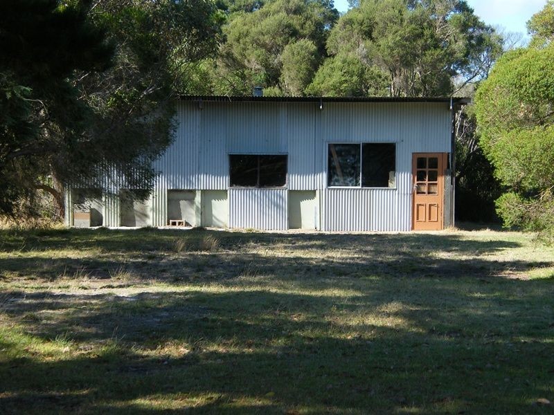 150 Gravelly Point Road, Raymond Island VIC 3880