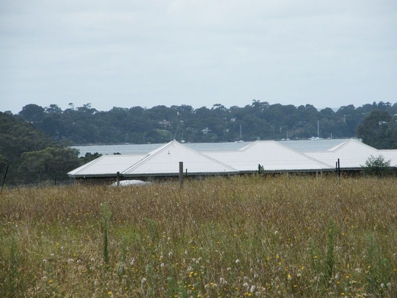 L18 Corins Crescent, Newlands Arm VIC 3875
