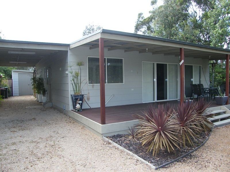 7 Fourth Avenue, Raymond Island VIC 3880