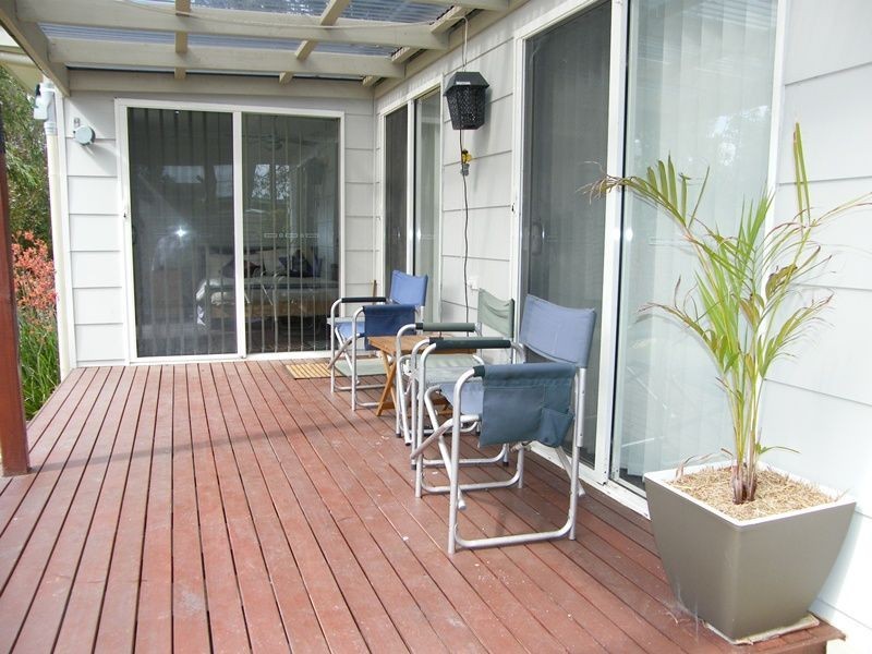 7 Fourth Avenue, Raymond Island VIC 3880