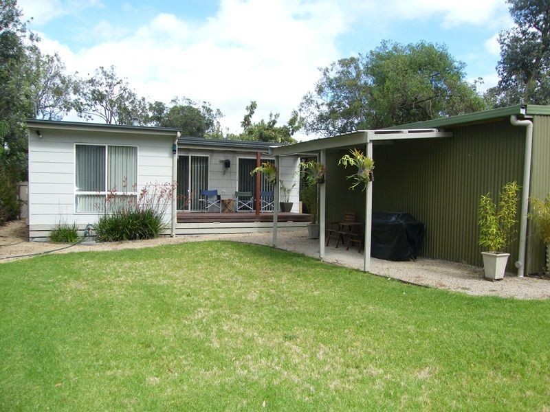 7 Fourth Avenue, Raymond Island VIC 3880