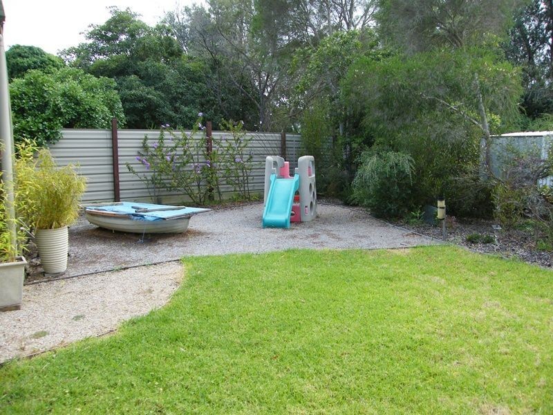 7 Fourth Avenue, Raymond Island VIC 3880