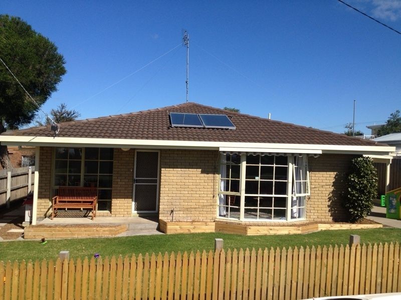 14 Canal Road, Paynesville VIC 3880