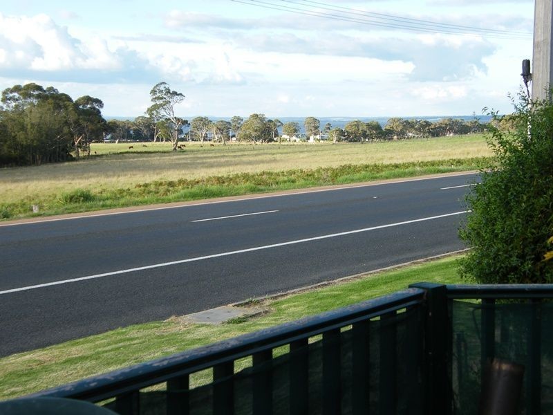 Unit 1/1058 Paynesville Road, Eagle Point VIC 3878