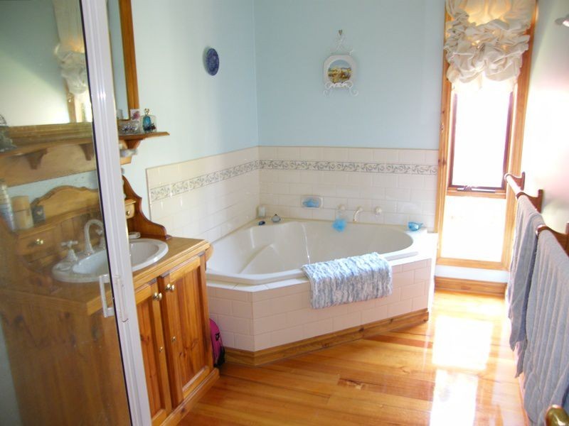 2 Kellina Court, Paynesville VIC 3880