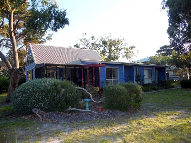 34 First Parade, Raymond Island VIC 3880