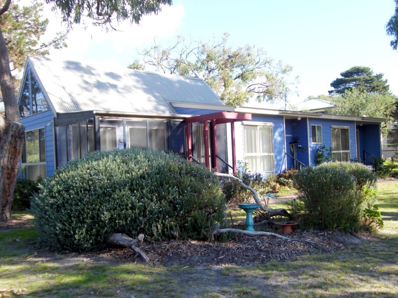 34 First Parade, Raymond Island VIC 3880