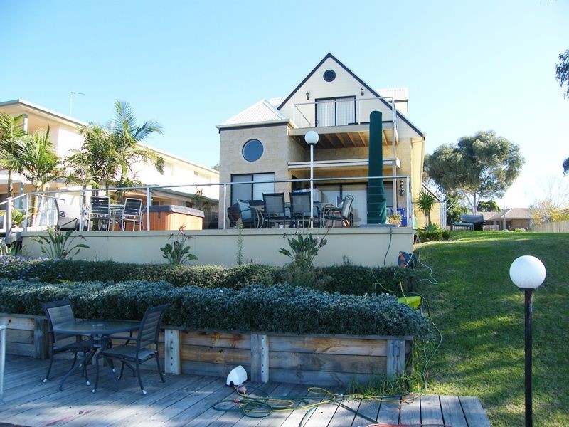 7b Sheerwater Terrace, Paynesville VIC 3880