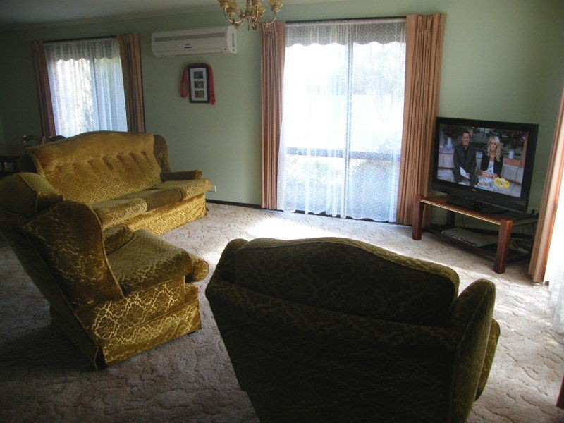 4 Waratah Avenue, Paynesville VIC 3880