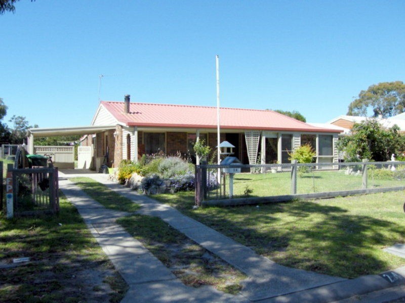 24 Currawong Street, Raymond Island VIC 3880