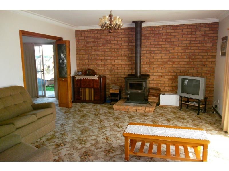 1 Harnham Drive, Bairnsdale VIC 3875