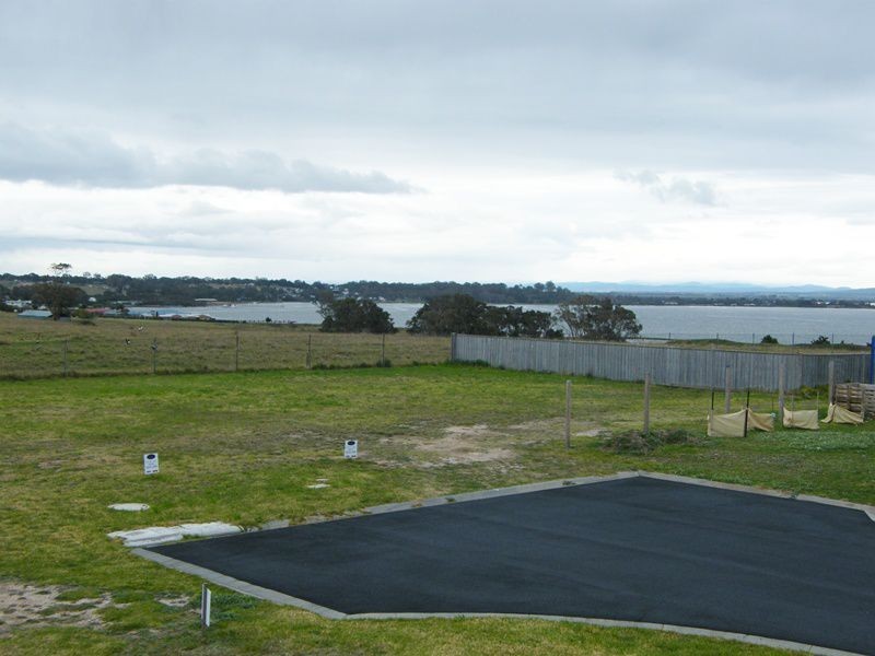 21 The Crescent , Eagle Bay Village, Paynesville VIC 3880