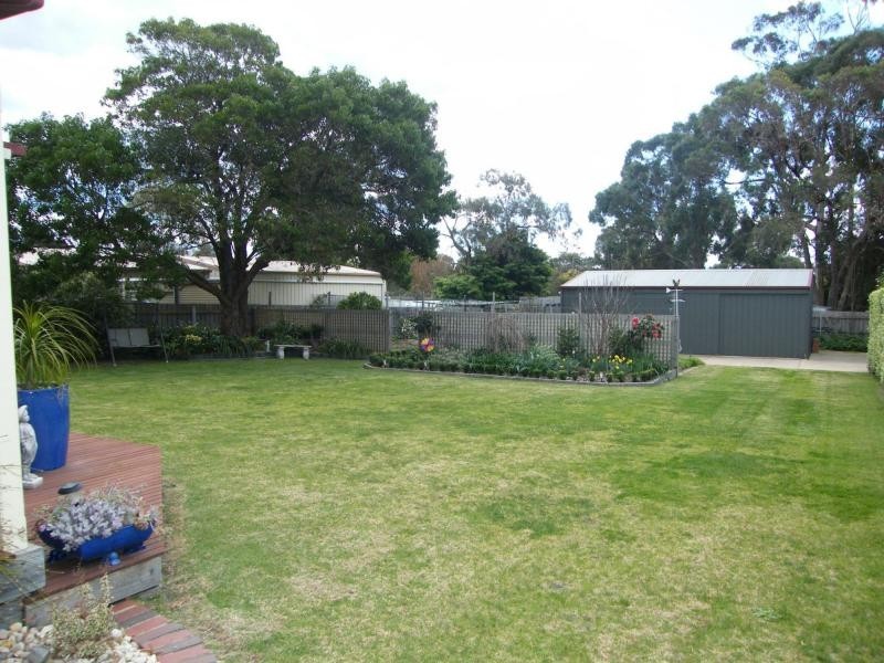 12 Rex Street, Paynesville VIC 3880