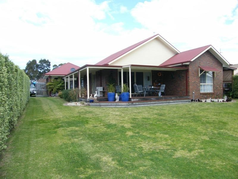 12 Rex Street, Paynesville VIC 3880