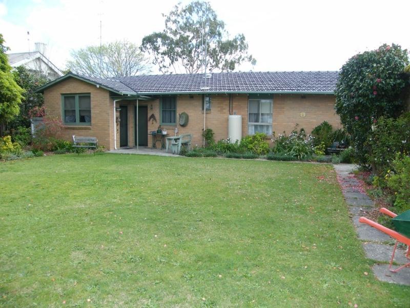 9 Warde, Bairnsdale VIC 3875