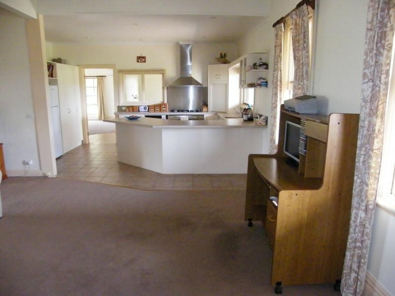 31 Woods Road, Wy Yung VIC 3875